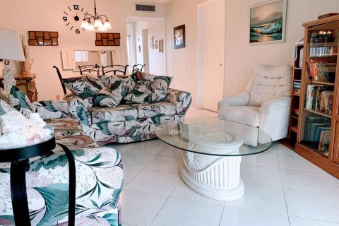 Condo in Lauderdale Lakes, Florida, 1 bedroom № 2261460 - photo 5