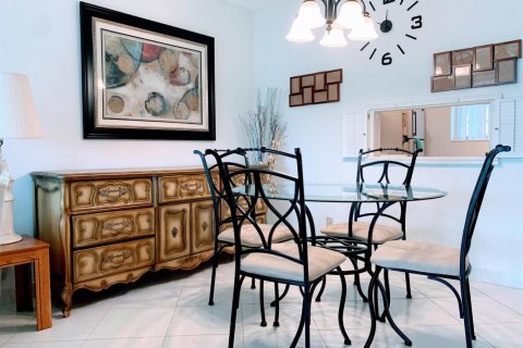Condo in Lauderdale Lakes, Florida, 1 bedroom № 2261460 - photo 4