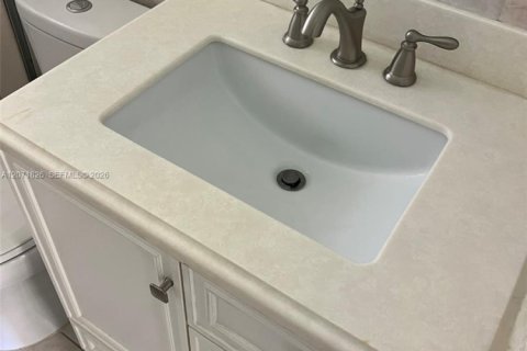 Villa ou maison à louer à Hollywood, Floride: 1 chambre, 74.32 m2 № 2303550 - photo 10