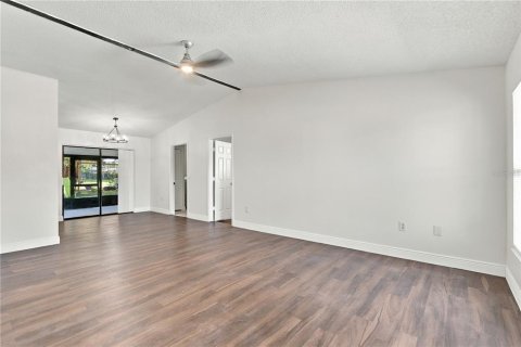 Villa ou maison à vendre à Orlando, Floride: 4 chambres, 125.6 m2 № 2415035 - photo 8