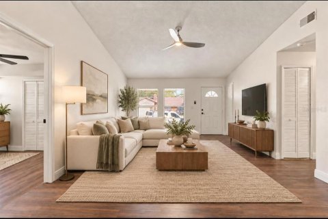Villa ou maison à vendre à Orlando, Floride: 4 chambres, 125.6 m2 № 2415035 - photo 5