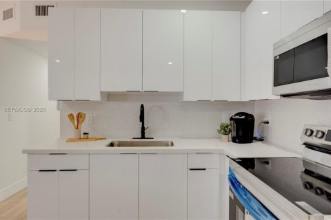 Casa en alquiler en Oakland Park, Florida, 4 dormitorios, 109.62 m2 № 2066127 - foto 28