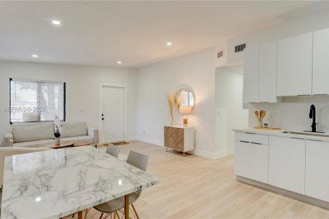 Casa en alquiler en Oakland Park, Florida, 4 dormitorios, 109.62 m2 № 2066127 - foto 27