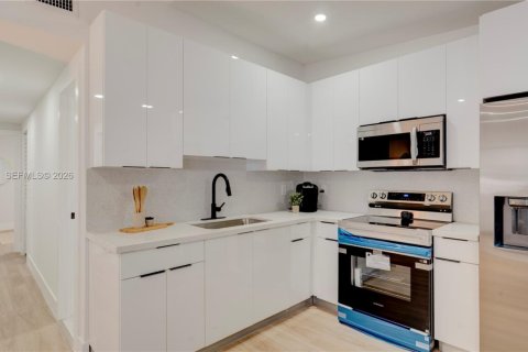 Casa en alquiler en Oakland Park, Florida, 4 dormitorios, 109.62 m2 № 2066127 - foto 29