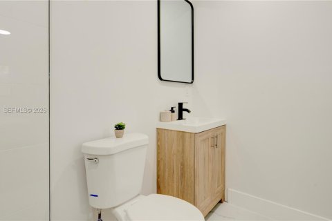 Casa en alquiler en Oakland Park, Florida, 4 dormitorios, 109.62 m2 № 2066127 - foto 4