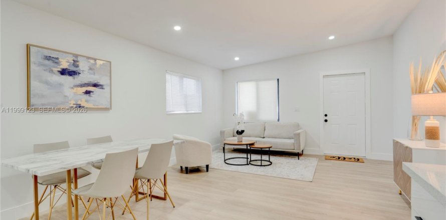 Casa en Oakland Park, Florida 4 dormitorios, 109.62 m2 № 2066127