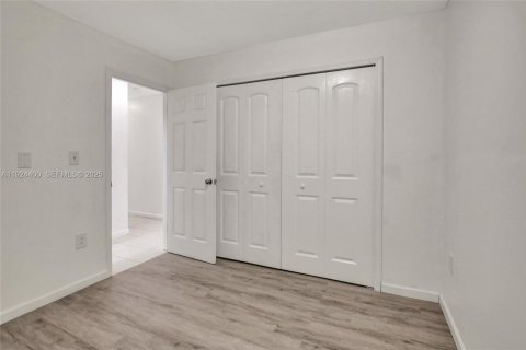 Villa ou maison à louer à Miami, Floride: 4 chambres, 163.04 m2 № 1982904 - photo 25