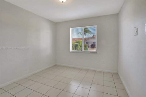 Villa ou maison à louer à Miami, Floride: 4 chambres, 163.04 m2 № 1982904 - photo 28