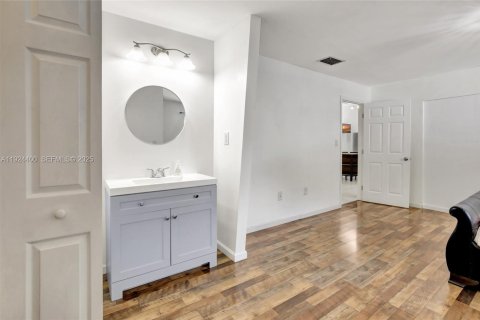 Villa ou maison à louer à Miami, Floride: 4 chambres, 163.04 m2 № 1982904 - photo 23