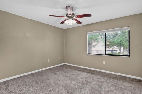 Townhouse in Gainesville, Florida 2 bedrooms, 101.08 sq.m. № 2148507 - photo 18