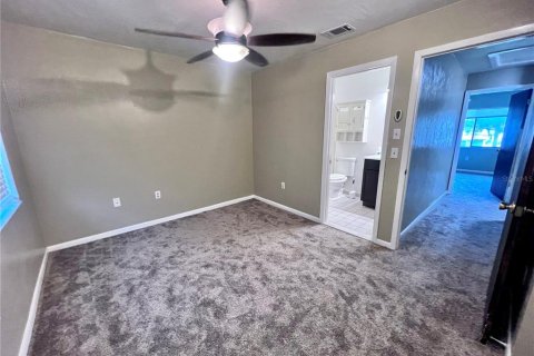 Adosado en alquiler en Gainesville, Florida, 2 dormitorios, 101.08 m2 № 2148507 - foto 3
