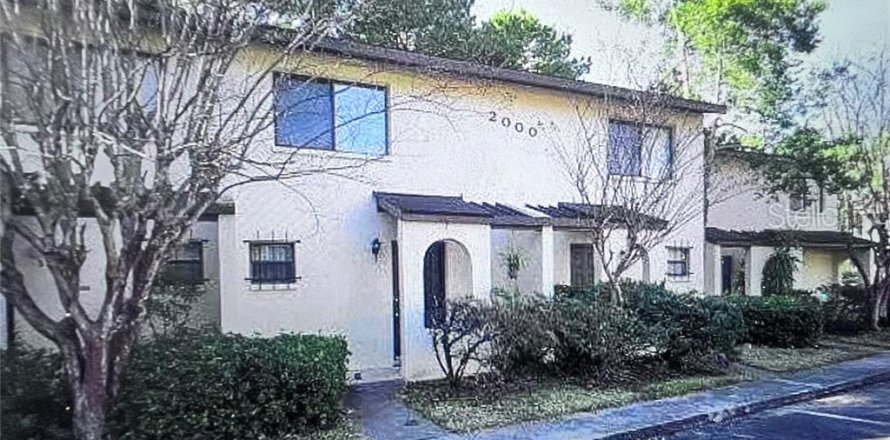 Adosado en Gainesville, Florida 2 dormitorios, 101.08 m2 № 2148507