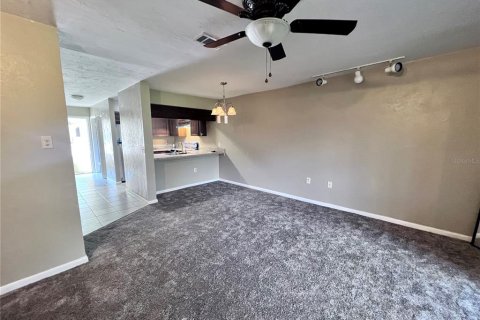 Adosado en alquiler en Gainesville, Florida, 2 dormitorios, 101.08 m2 № 2148507 - foto 17