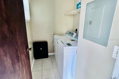 Adosado en alquiler en Gainesville, Florida, 2 dormitorios, 101.08 m2 № 2148507 - foto 13