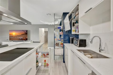 Condominio en venta en Fort Lauderdale, Florida, 2 dormitorios, 86.49 m2 № 1458203 - foto 3