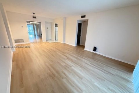 Снять в аренду кондоминиум в Холливуд, Флорида 1 спальня, 78.41м2, № 2000599 - фото 4