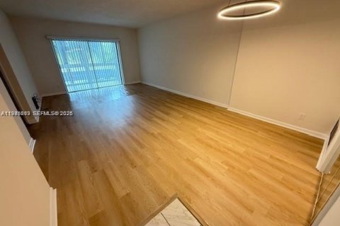 Снять в аренду кондоминиум в Холливуд, Флорида 1 спальня, 78.41м2, № 2000599 - фото 3