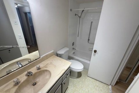 Снять в аренду кондоминиум в Холливуд, Флорида 1 спальня, 78.41м2, № 2000599 - фото 9