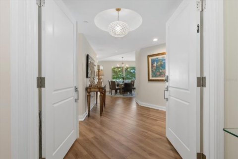 Condo in Sarasota, Florida, 4 bedrooms № 2203415 - photo 4