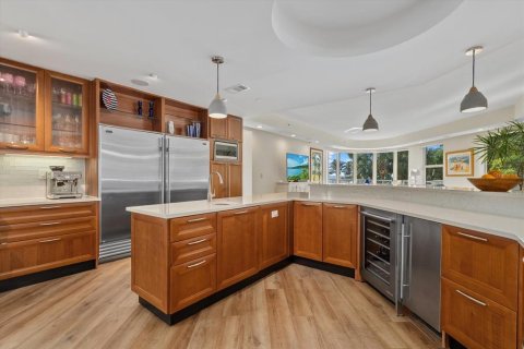 Condo in Sarasota, Florida, 4 bedrooms № 2203415 - photo 9