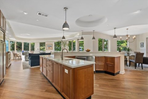 Condo in Sarasota, Florida, 4 bedrooms № 2203415 - photo 6