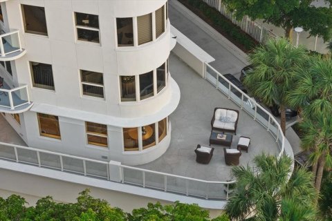 Condo in Sarasota, Florida, 4 bedrooms № 2203415 - photo 29
