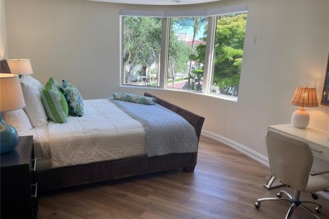 Condo in Sarasota, Florida, 4 bedrooms № 2203415 - photo 26