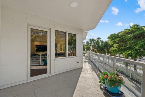 Condo in Sarasota, Florida, 4 bedrooms № 2203415 - photo 28