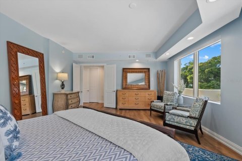 Condo in Sarasota, Florida, 4 bedrooms № 2203415 - photo 19