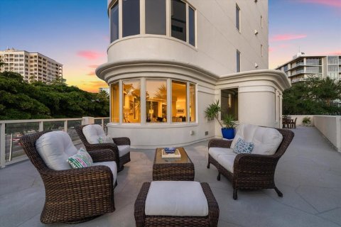 Condo in Sarasota, Florida, 4 bedrooms № 2203415 - photo 27