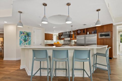 Condo in Sarasota, Florida, 4 bedrooms № 2203415 - photo 8