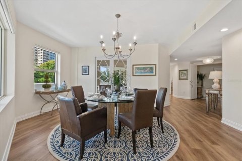 Condo in Sarasota, Florida, 4 bedrooms № 2203415 - photo 5