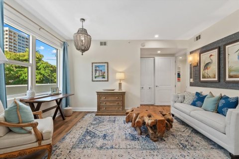 Condo in Sarasota, Florida, 4 bedrooms № 2203415 - photo 16