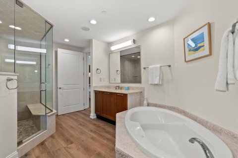 Condo in Sarasota, Florida, 4 bedrooms № 2203415 - photo 21