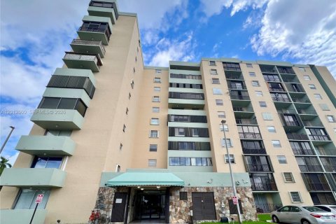 Condo in Miami, Florida, 2 bedrooms  № 2075913