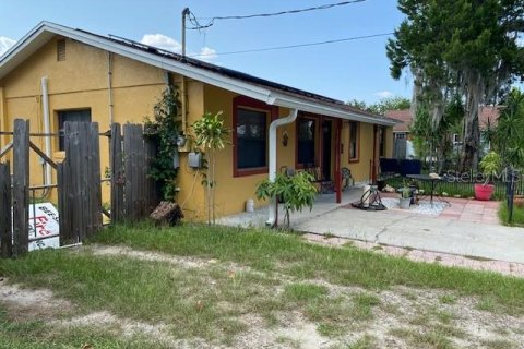 House in Tavares, Florida 4 bedrooms, 214.05 sq.m. № 1336598 - photo 3