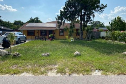 House in Tavares, Florida 4 bedrooms, 214.05 sq.m. № 1336598 - photo 2