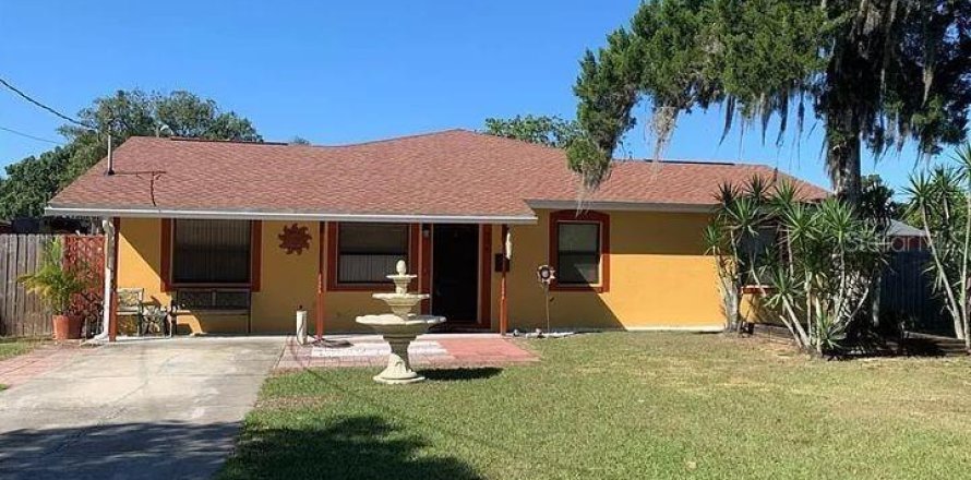 House in Tavares, Florida 4 bedrooms, 214.05 sq.m. № 1336598