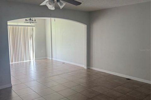 Touwnhouse à louer à Kissimmee, Floride: 4 chambres, 158.21 m2 № 2429380 - photo 3