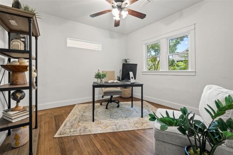 House in Saint Petersburg, Florida 3 bedrooms, 146.04 sq.m. № 1833448 - photo 28