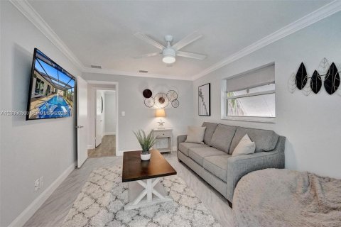 House in Delray Beach, Florida 2 bedrooms, 160.63 sq.m. № 2069651 - photo 14