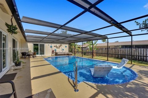 House in Delray Beach, Florida 2 bedrooms, 160.63 sq.m. № 2069651 - photo 28