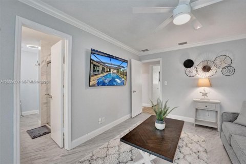 House in Delray Beach, Florida 2 bedrooms, 160.63 sq.m. № 2069651 - photo 12