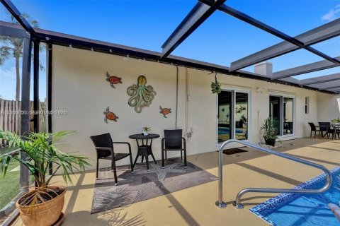 House in Delray Beach, Florida 2 bedrooms, 160.63 sq.m. № 2069651 - photo 26