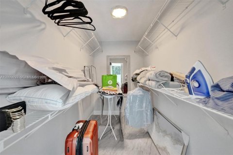 House in Delray Beach, Florida 2 bedrooms, 160.63 sq.m. № 2069651 - photo 16