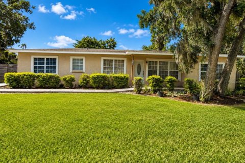 Casa en Plant City, Florida 4 dormitorios, 260.68 m2 № 2202446