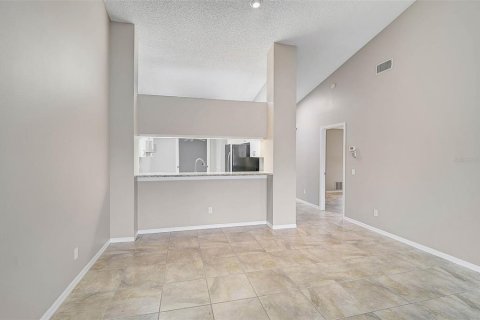 House in Sarasota, Florida 2 bedrooms, 146.51 sq.m. № 1556864 - photo 5