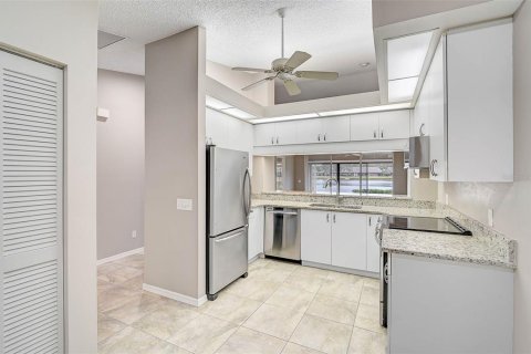 House in Sarasota, Florida 2 bedrooms, 146.51 sq.m. № 1556864 - photo 7