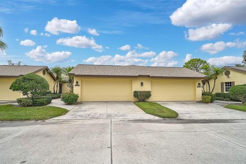 House in Sarasota, Florida 2 bedrooms, 146.51 sq.m. № 1556864 - photo 2