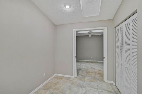 House in Sarasota, Florida 2 bedrooms, 146.51 sq.m. № 1556864 - photo 11